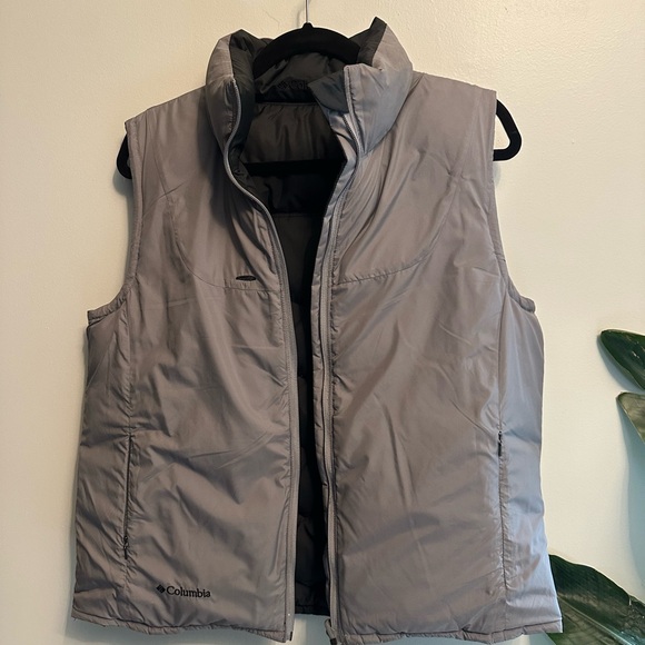 Columbia down vest. Large. Reversible. Black outside, gray inside. - Picture 3 of 6